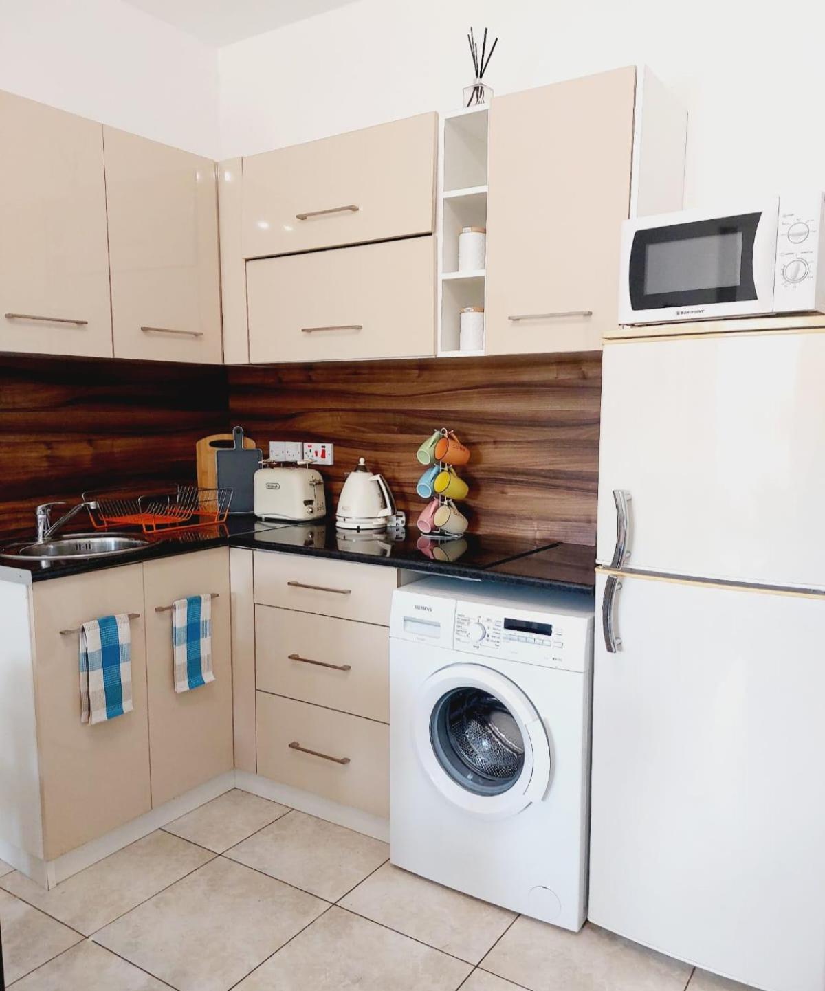 Joanne'S Cosy 1 Bdrm Apt Paphos Exterior foto